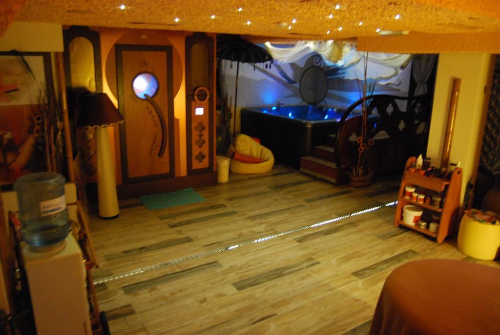 2 Kitarrat Boutique Hotel & Spa Durrës Kültér fotó